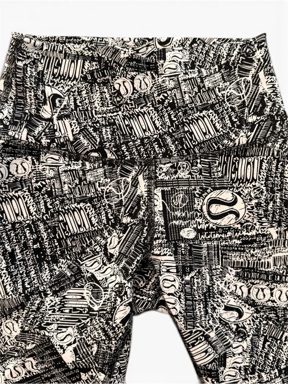 Women’s Lululemon Black & White Graphic Leggings